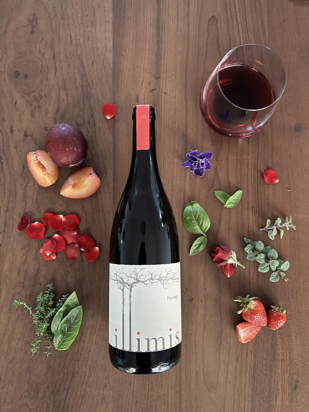 Illimis Pinotage Style Shot